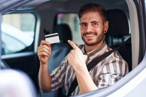 Patēriņa kredīts auto iegādei internetā